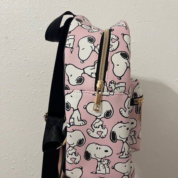 Peanuts Snoopy Small Backpack w/ Snoopy Plush - Picture 7 of 12
